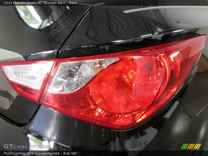 Midnight Black / Black 2011 Hyundai Sonata SE