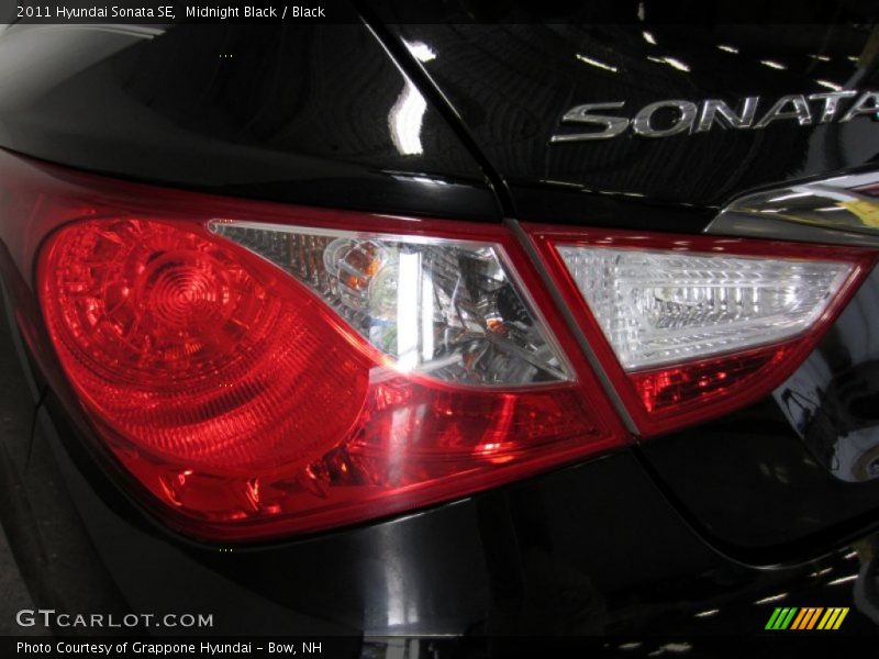 Midnight Black / Black 2011 Hyundai Sonata SE