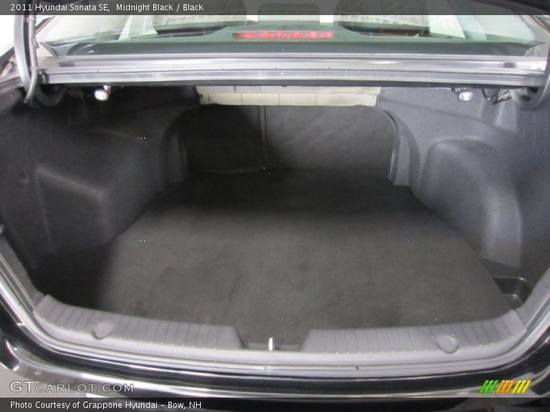 Midnight Black / Black 2011 Hyundai Sonata SE