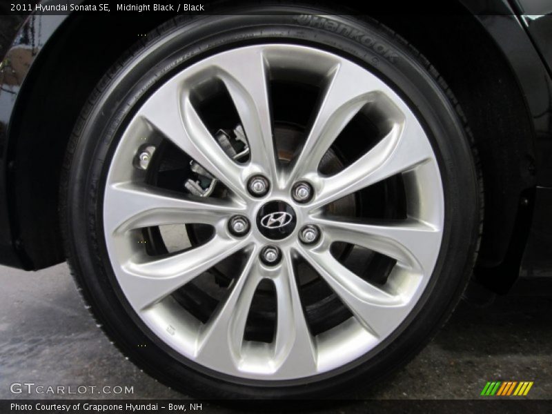 Midnight Black / Black 2011 Hyundai Sonata SE