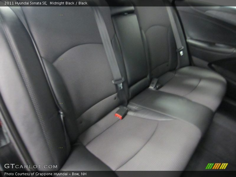 Midnight Black / Black 2011 Hyundai Sonata SE