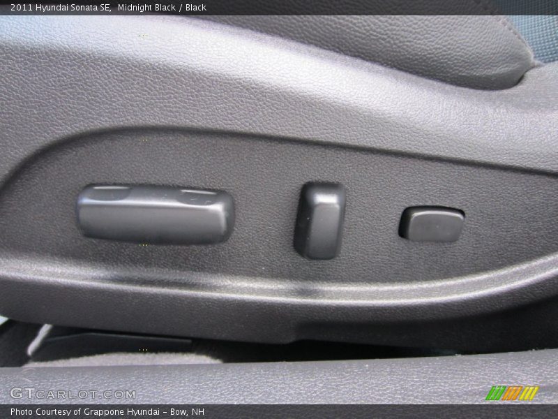Midnight Black / Black 2011 Hyundai Sonata SE