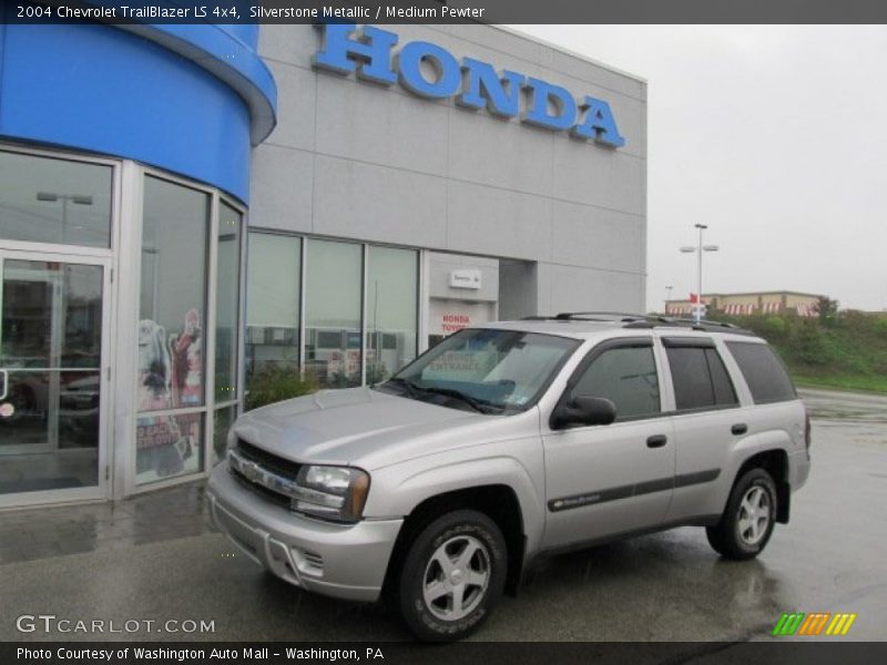Silverstone Metallic / Medium Pewter 2004 Chevrolet TrailBlazer LS 4x4