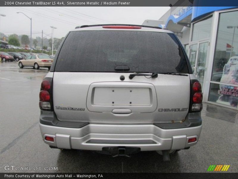 Silverstone Metallic / Medium Pewter 2004 Chevrolet TrailBlazer LS 4x4