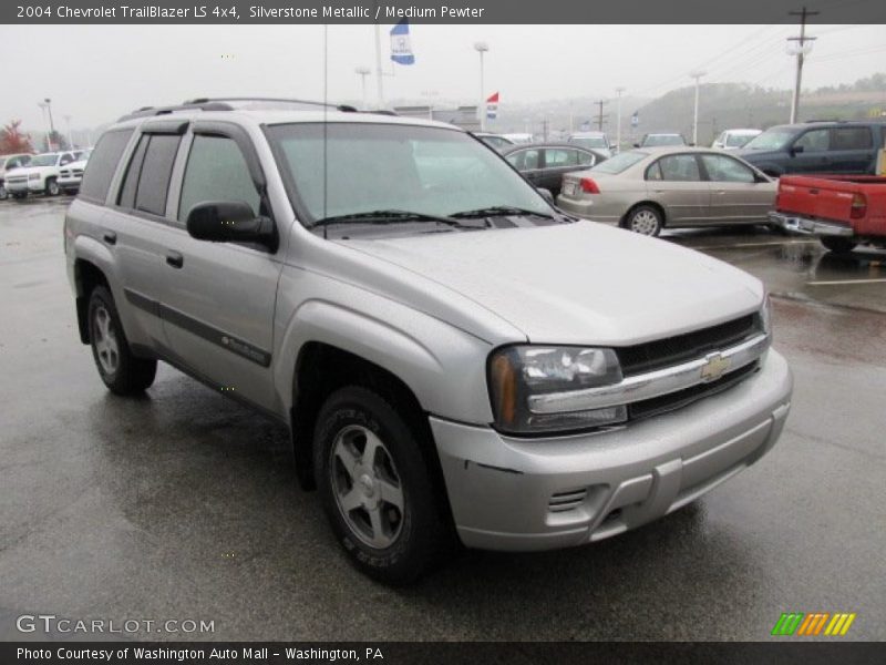 Silverstone Metallic / Medium Pewter 2004 Chevrolet TrailBlazer LS 4x4