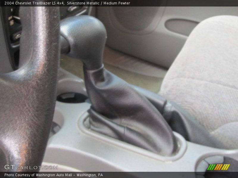 Silverstone Metallic / Medium Pewter 2004 Chevrolet TrailBlazer LS 4x4