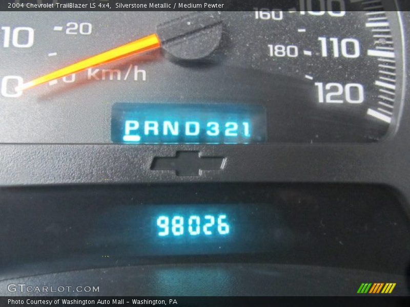 Silverstone Metallic / Medium Pewter 2004 Chevrolet TrailBlazer LS 4x4
