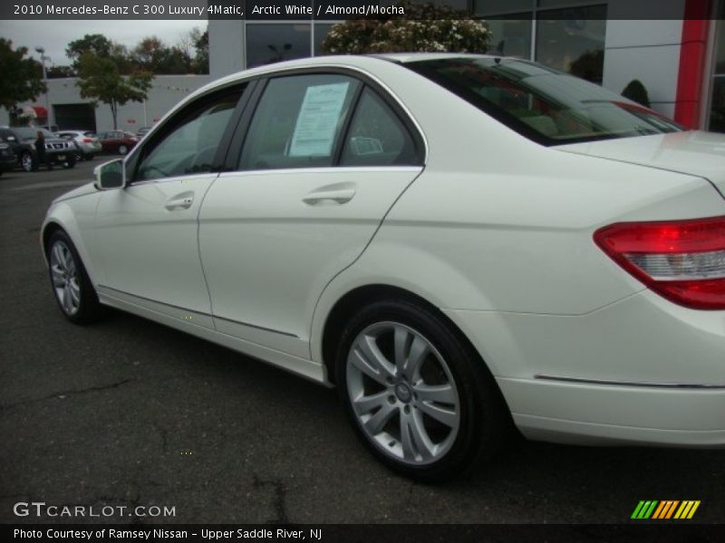 Arctic White / Almond/Mocha 2010 Mercedes-Benz C 300 Luxury 4Matic