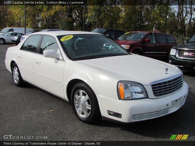 Cotillion White / Cashmere 2005 Cadillac DeVille Sedan