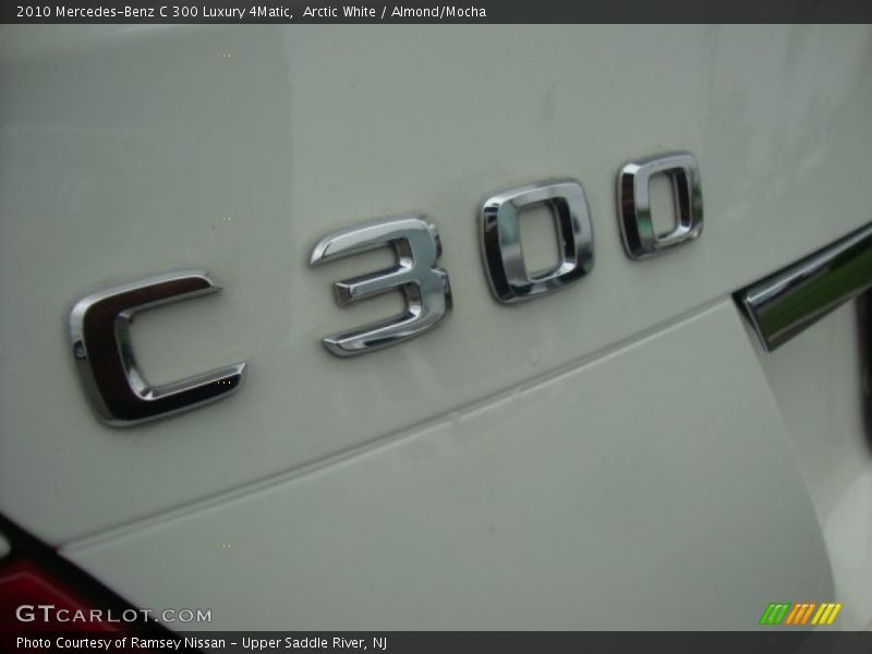 Arctic White / Almond/Mocha 2010 Mercedes-Benz C 300 Luxury 4Matic