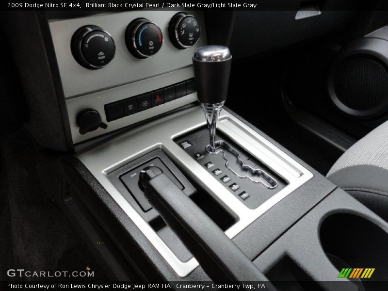 Brilliant Black Crystal Pearl / Dark Slate Gray/Light Slate Gray 2009 Dodge Nitro SE 4x4