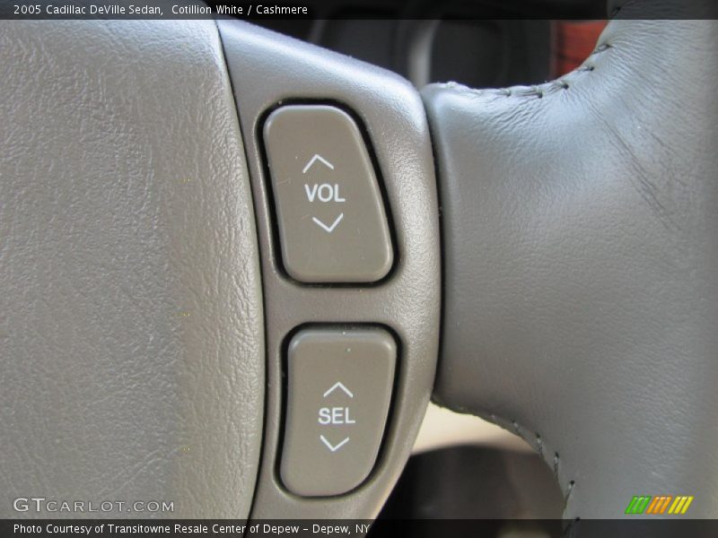 Cotillion White / Cashmere 2005 Cadillac DeVille Sedan