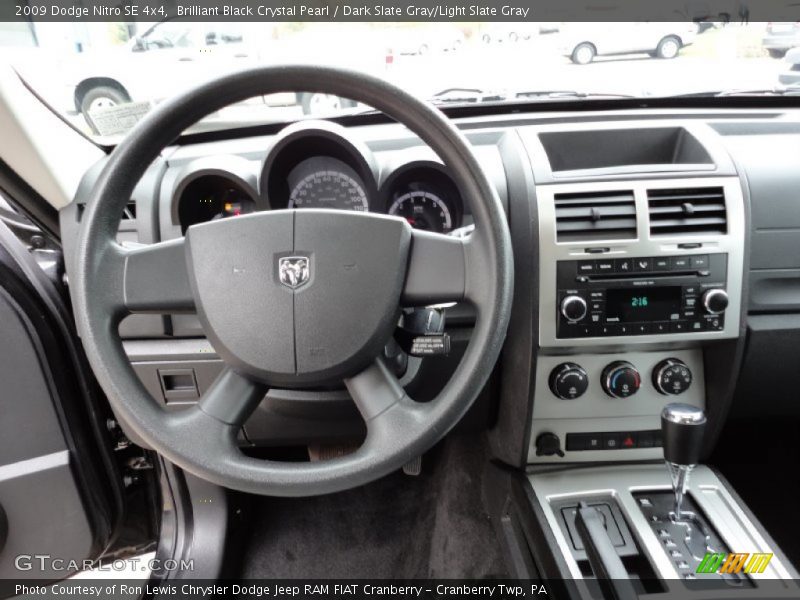 Brilliant Black Crystal Pearl / Dark Slate Gray/Light Slate Gray 2009 Dodge Nitro SE 4x4