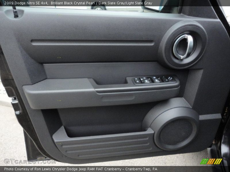 Brilliant Black Crystal Pearl / Dark Slate Gray/Light Slate Gray 2009 Dodge Nitro SE 4x4