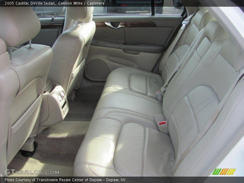 Cotillion White / Cashmere 2005 Cadillac DeVille Sedan