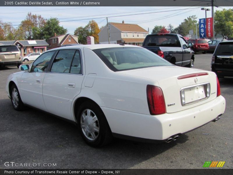 Cotillion White / Cashmere 2005 Cadillac DeVille Sedan