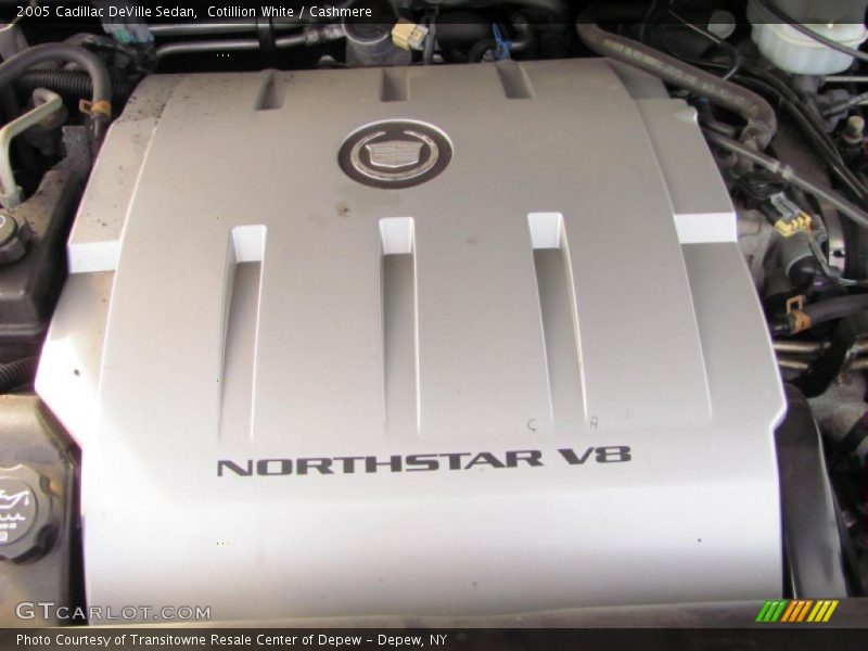 Cotillion White / Cashmere 2005 Cadillac DeVille Sedan