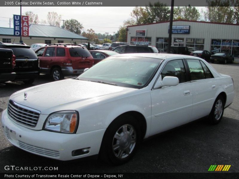 Cotillion White / Cashmere 2005 Cadillac DeVille Sedan