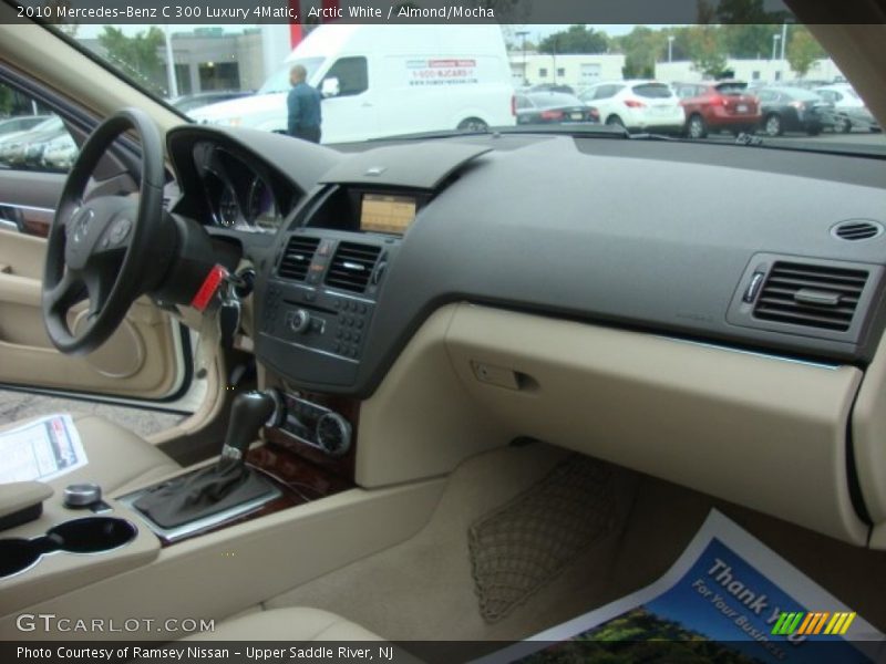 Arctic White / Almond/Mocha 2010 Mercedes-Benz C 300 Luxury 4Matic