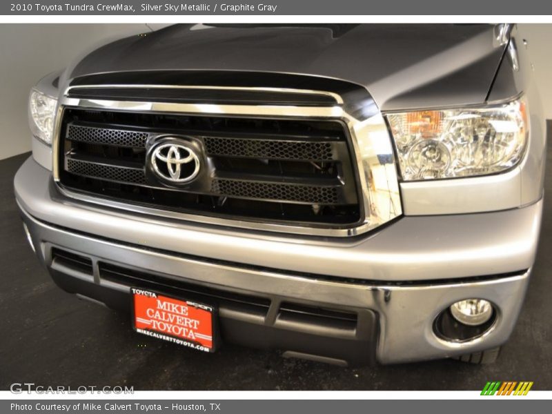 Silver Sky Metallic / Graphite Gray 2010 Toyota Tundra CrewMax