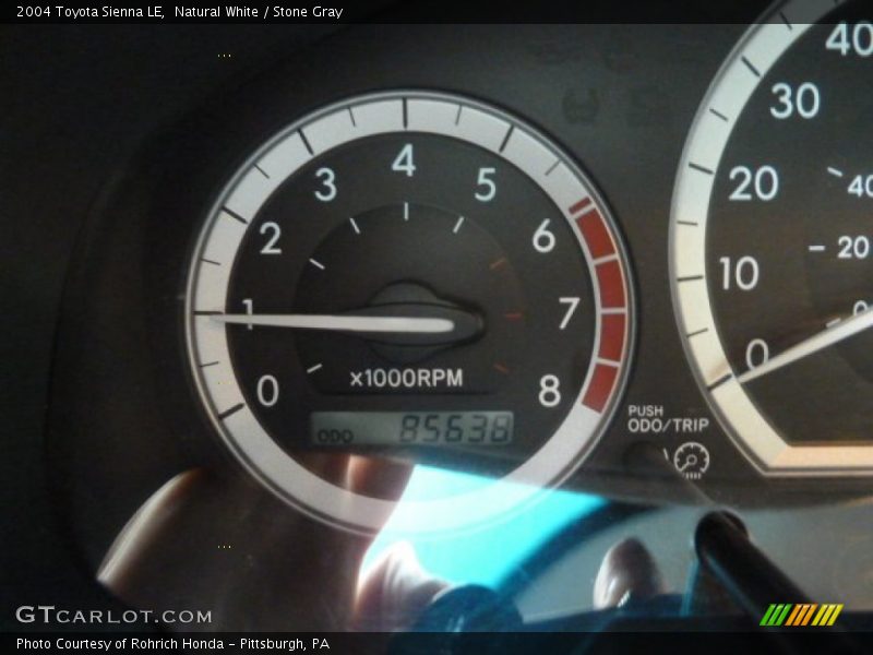 Natural White / Stone Gray 2004 Toyota Sienna LE