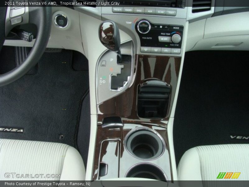 Tropical Sea Metallic / Light Gray 2011 Toyota Venza V6 AWD