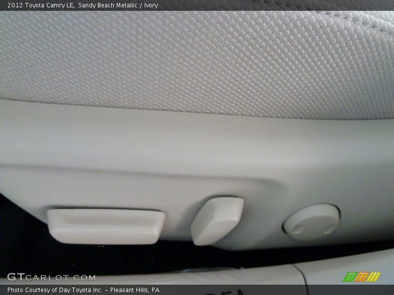Sandy Beach Metallic / Ivory 2012 Toyota Camry LE