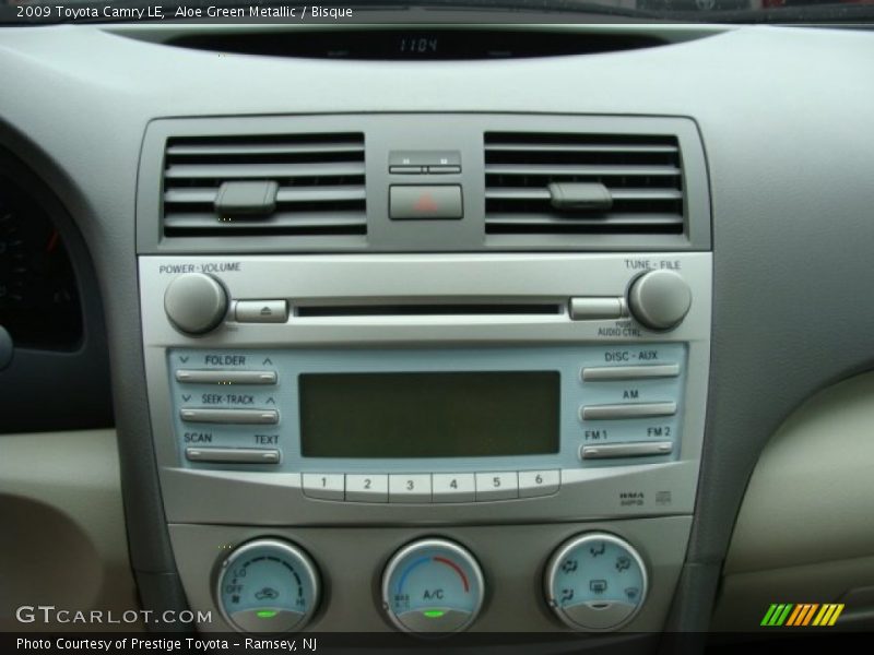 Aloe Green Metallic / Bisque 2009 Toyota Camry LE