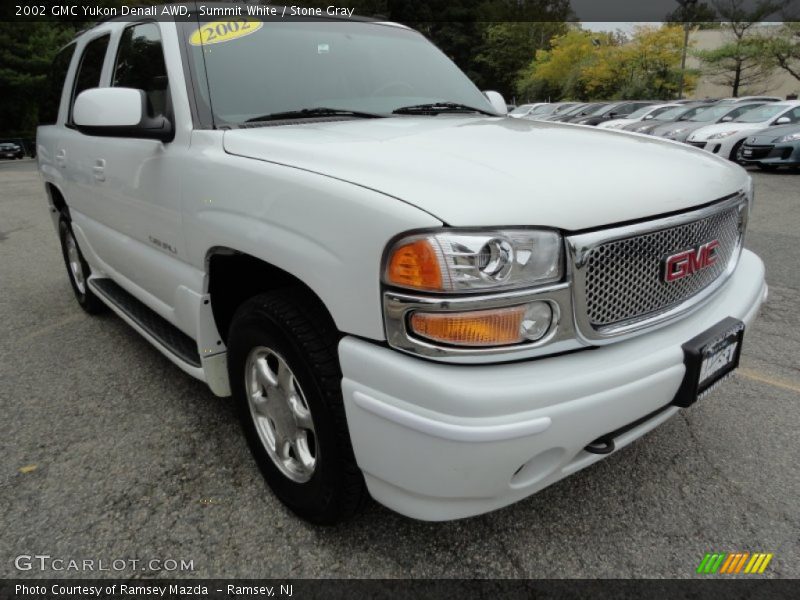 Summit White / Stone Gray 2002 GMC Yukon Denali AWD
