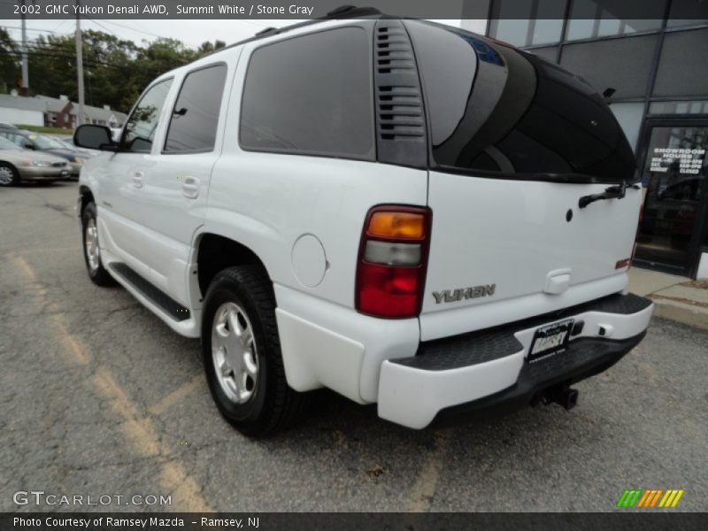 Summit White / Stone Gray 2002 GMC Yukon Denali AWD