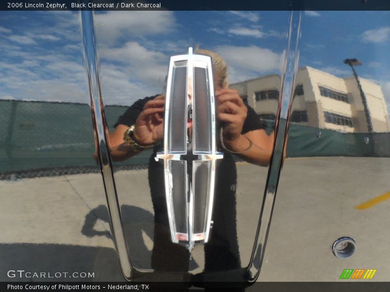 Black Clearcoat / Dark Charcoal 2006 Lincoln Zephyr