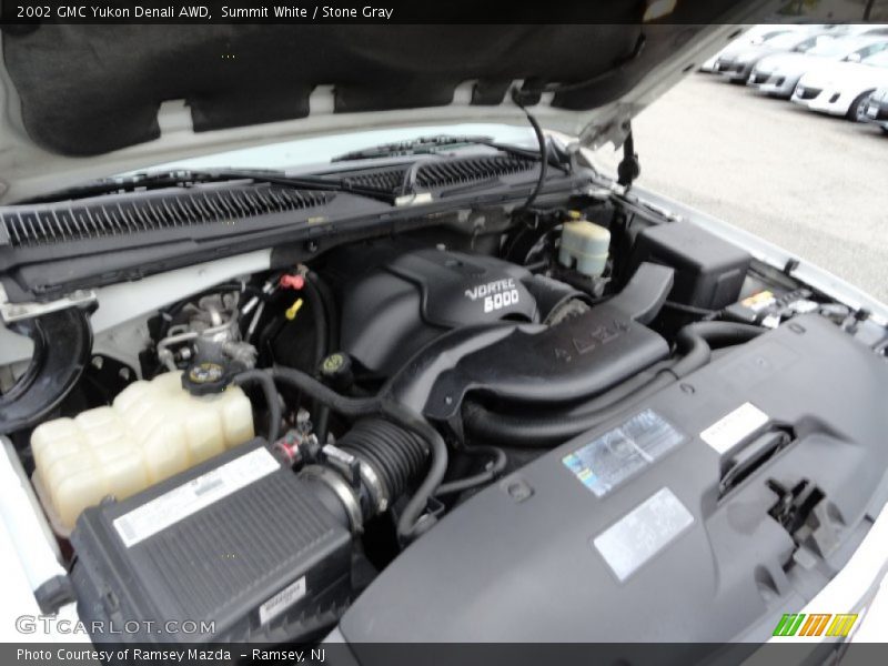 Summit White / Stone Gray 2002 GMC Yukon Denali AWD