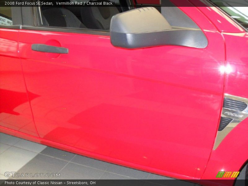 Vermillion Red / Charcoal Black 2008 Ford Focus SE Sedan