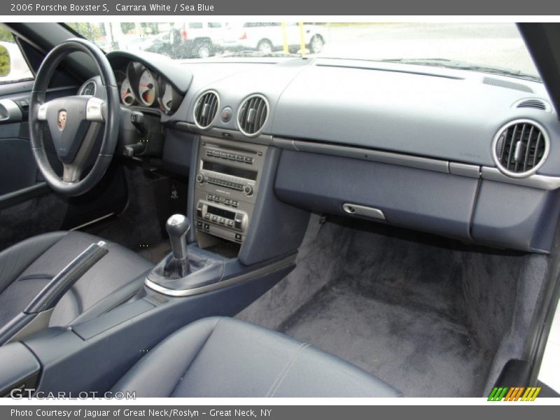 Dashboard of 2006 Boxster S
