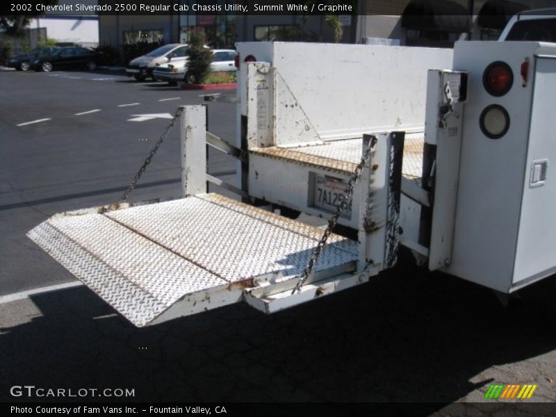 Summit White / Graphite 2002 Chevrolet Silverado 2500 Regular Cab Chassis Utility