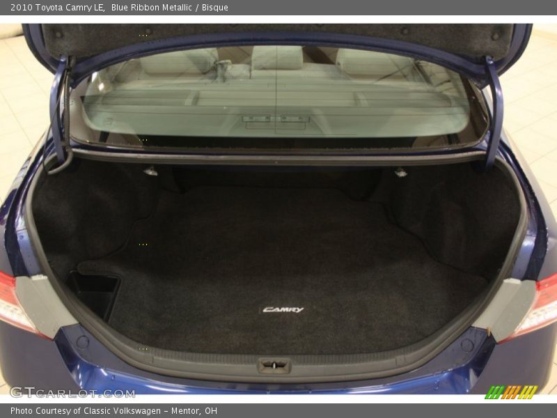Blue Ribbon Metallic / Bisque 2010 Toyota Camry LE
