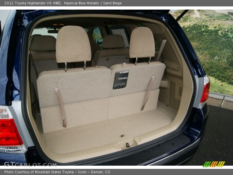  2012 Highlander V6 4WD Trunk