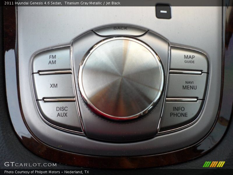 Controls of 2011 Genesis 4.6 Sedan