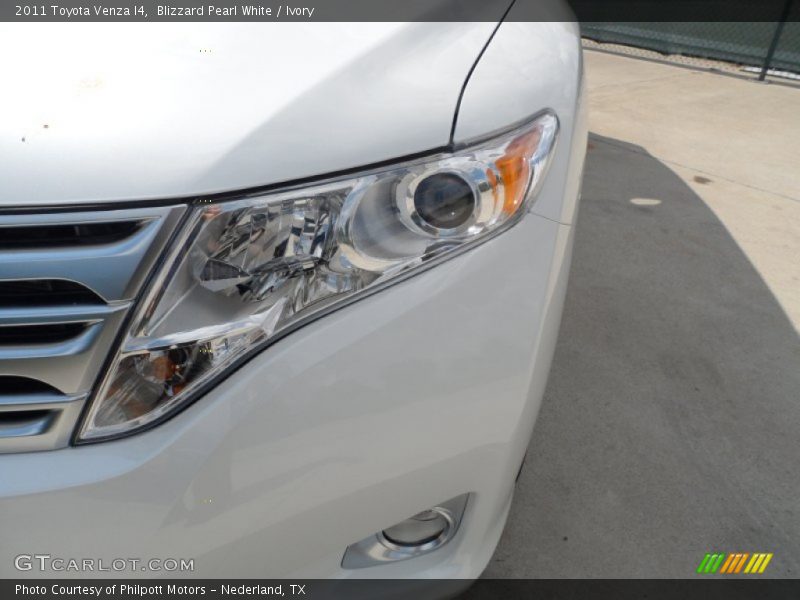 Blizzard Pearl White / Ivory 2011 Toyota Venza I4