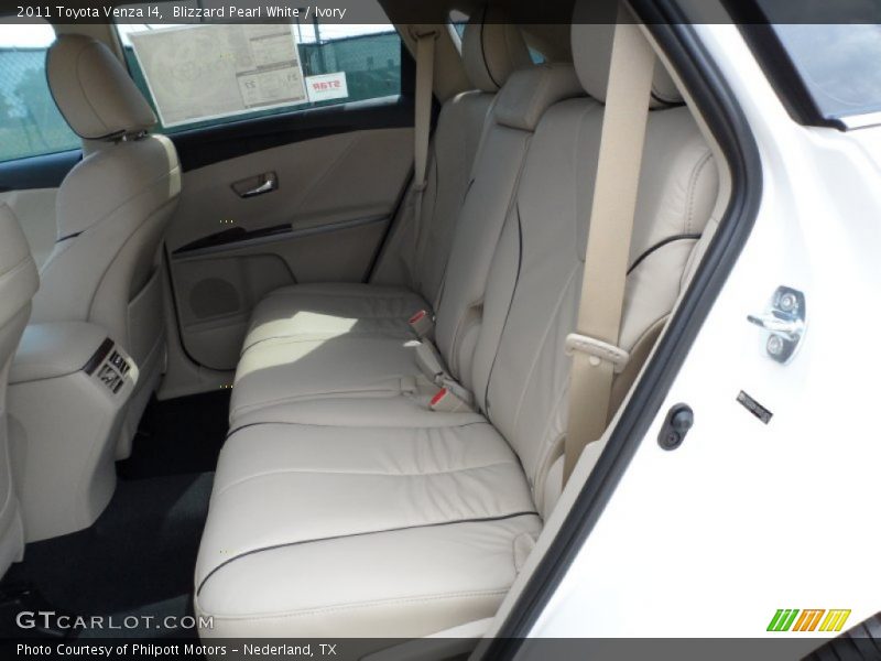 Blizzard Pearl White / Ivory 2011 Toyota Venza I4