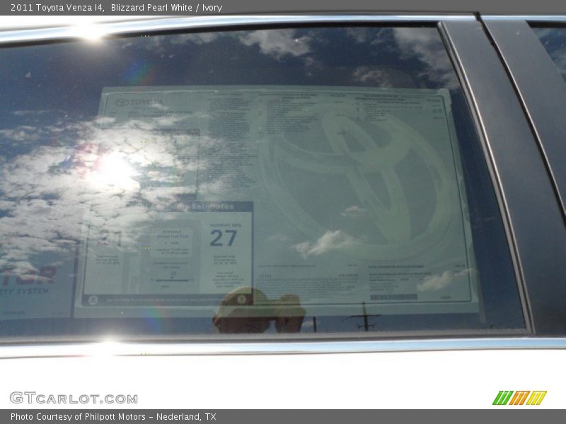 Blizzard Pearl White / Ivory 2011 Toyota Venza I4