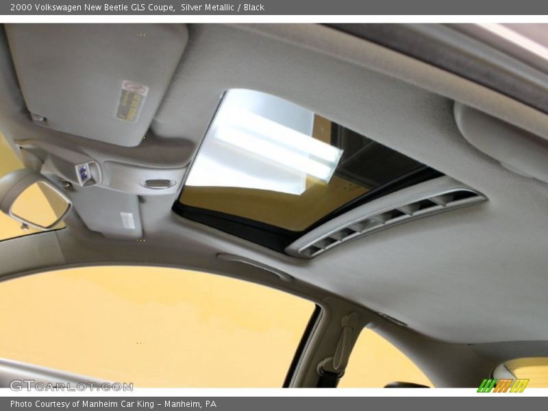 Silver Metallic / Black 2000 Volkswagen New Beetle GLS Coupe
