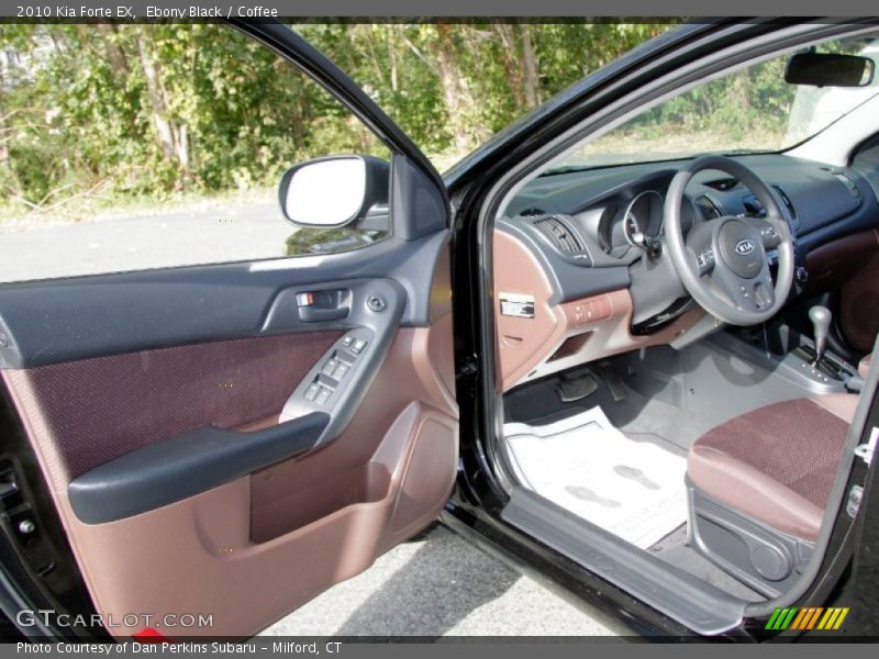 Ebony Black / Coffee 2010 Kia Forte EX