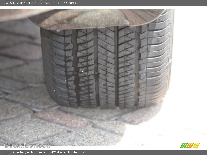 Super Black / Charcoal 2010 Nissan Sentra 2.0 S