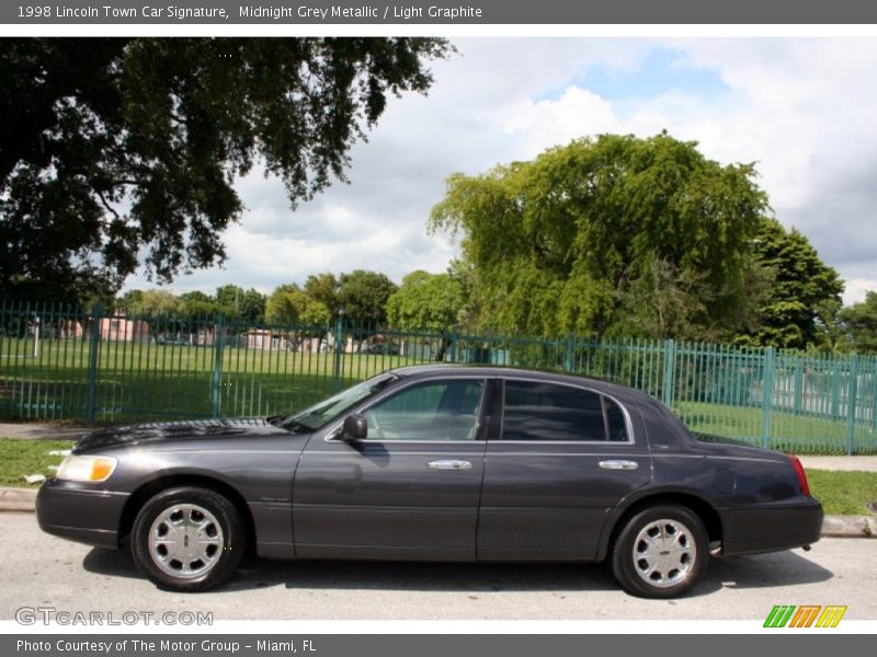 Midnight Grey Metallic / Light Graphite 1998 Lincoln Town Car Signature