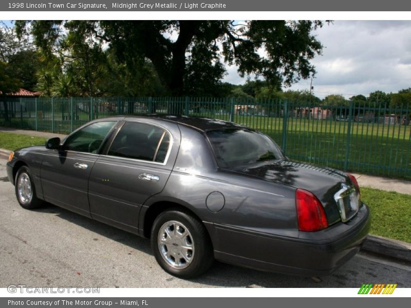Midnight Grey Metallic / Light Graphite 1998 Lincoln Town Car Signature