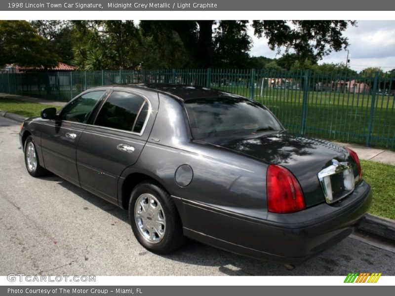 Midnight Grey Metallic / Light Graphite 1998 Lincoln Town Car Signature
