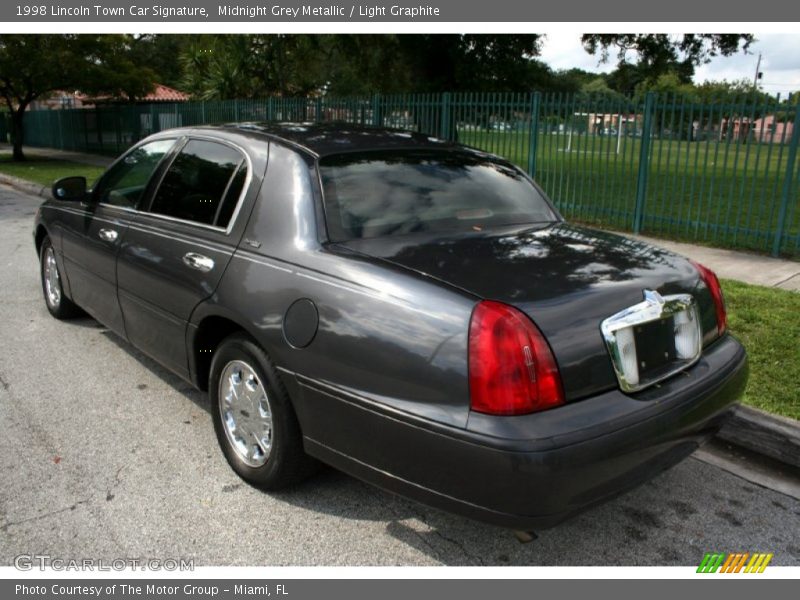 Midnight Grey Metallic / Light Graphite 1998 Lincoln Town Car Signature