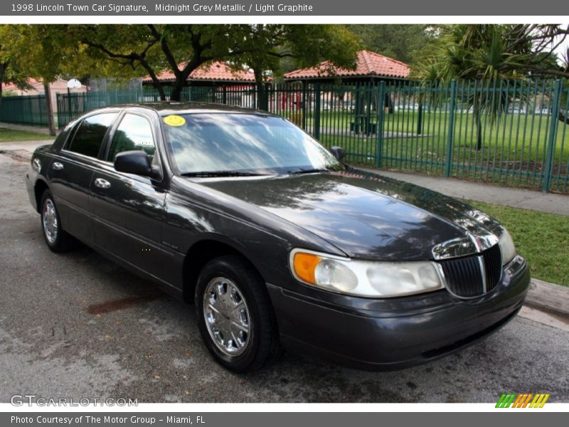 Midnight Grey Metallic / Light Graphite 1998 Lincoln Town Car Signature