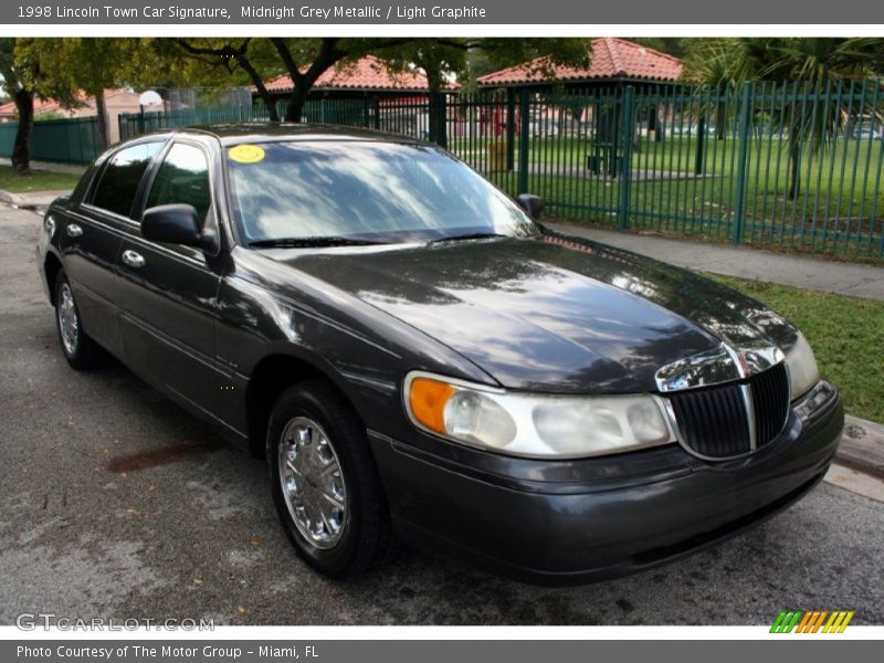 Midnight Grey Metallic / Light Graphite 1998 Lincoln Town Car Signature